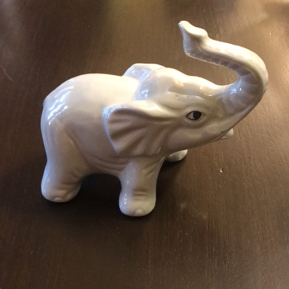 Adorable Ceramic Gray Elephant - Picture 1 of 7
